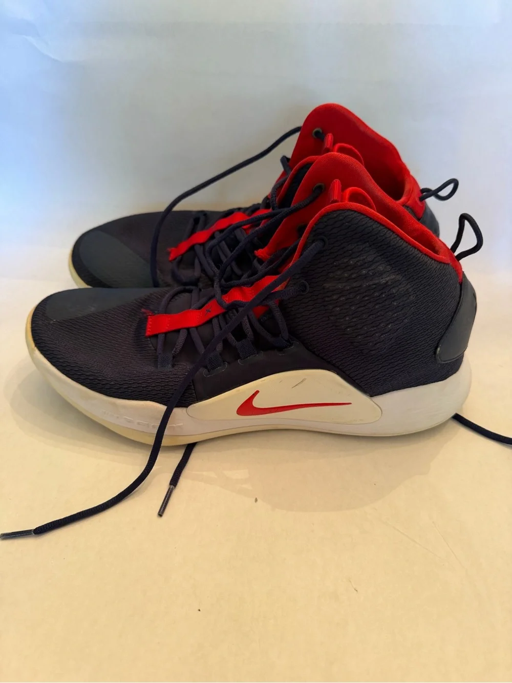 Men’s Nike basketball Navy and Red Athletic High-Top Sneakers size 13